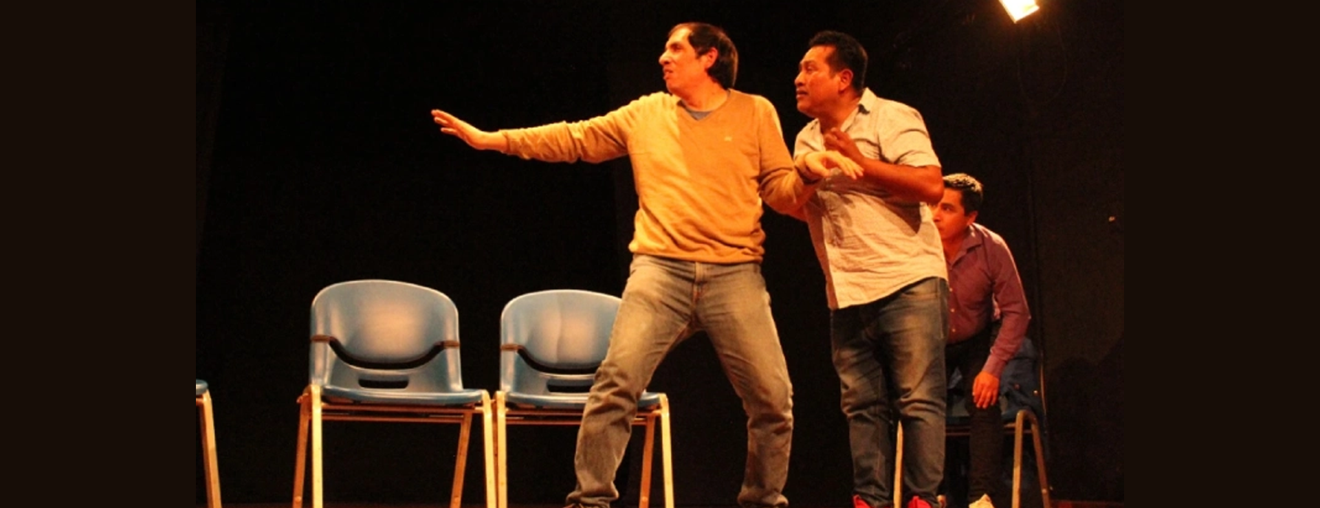 Tres al centro