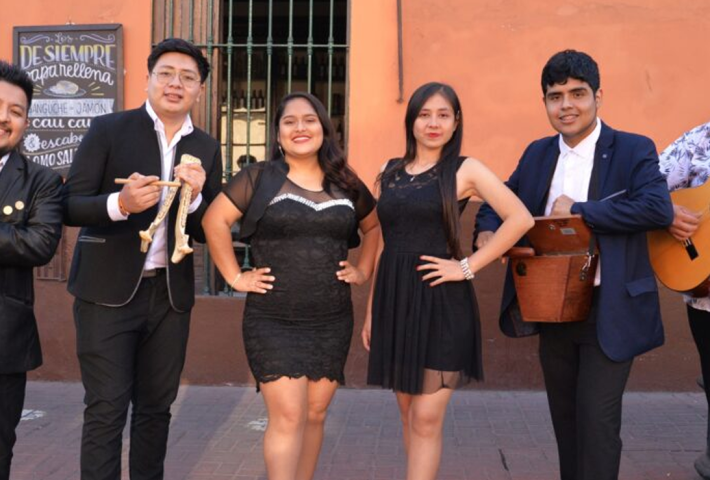 Golpe y pies con sabor a jarana