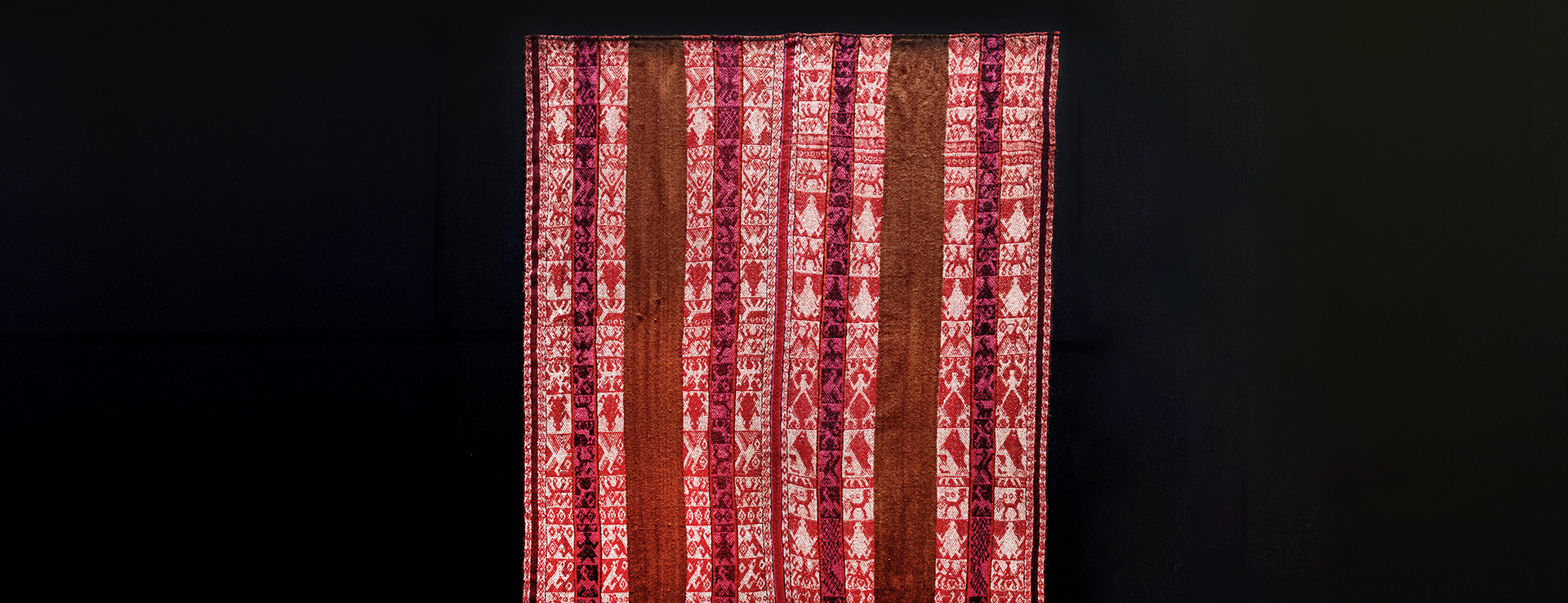Manos sabias. Textiles Andinos​ del Sur del Perú