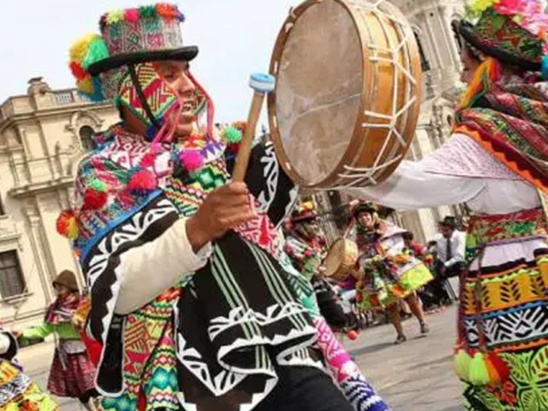 El Folklore y la Educación en América Latina