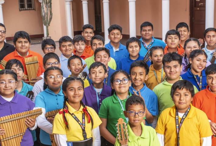 Sinfonía por el Perú