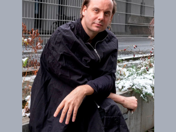 Disonancia social por Mattin