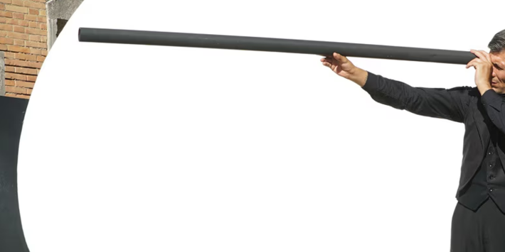 Qui è altrove – Bucchi nella realtà