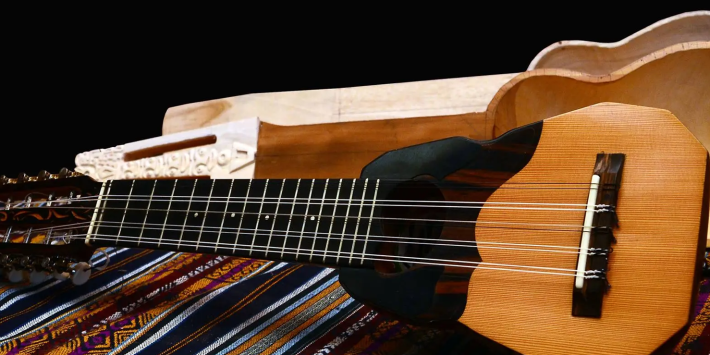 Guitarra y Charango