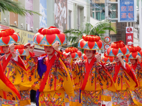 TINGARA: DANZA OKINAWENSE