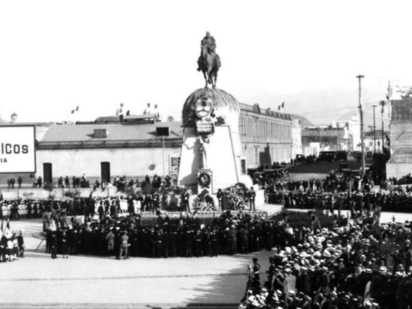 LA LIMA DE 1900 A TRAVÉS DE LA FOTOGRAFÍA