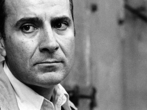 SESIÓN CLUB DE LECTURA : EL BESO DE LA MUJER ARAÑA