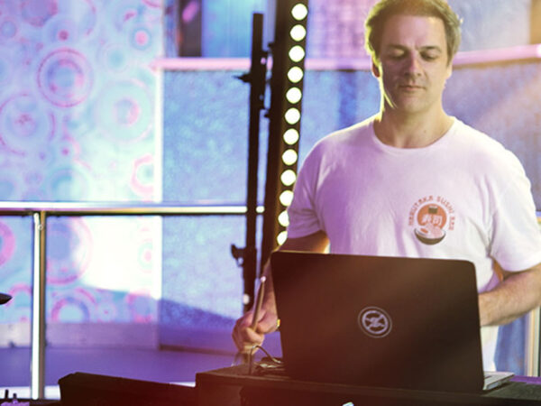 DJ + PERCUSIÓN RITMO RAÍZ