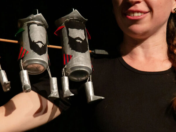 ENTRE ENCANTOS Y MALEFICIOS