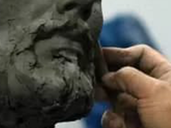 ESCULTURA DEDICADA A ADOLFO WINTERNITZ