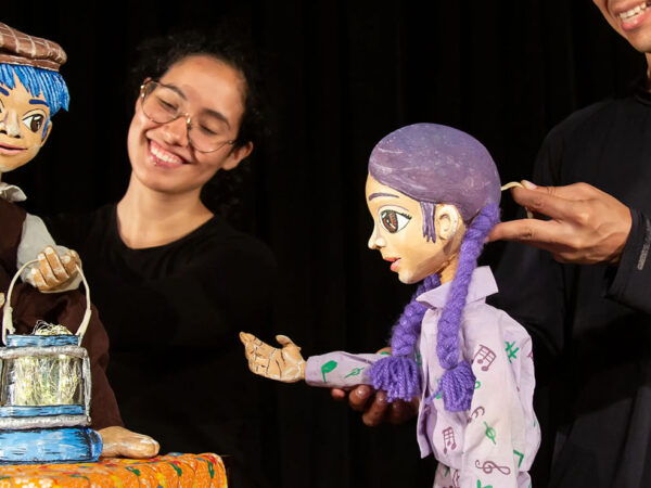 LOS SONIDOS AL OTRO LADO DE MI PUERTA