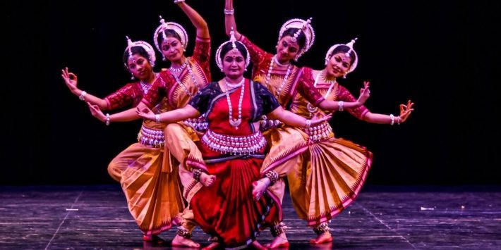 DANZAS DE LA INDIA