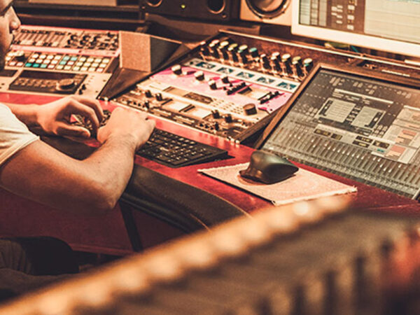 INTRODUCCIÓN A LA PRODUCCIÓN MUSICAL