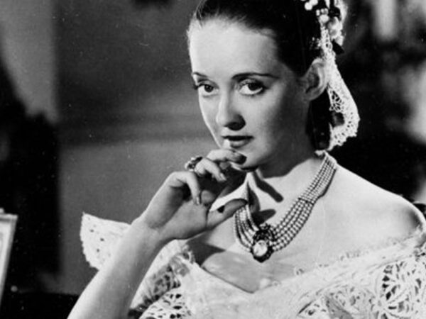 AND THE OSCAR GOES TO: BETTE DAVIS