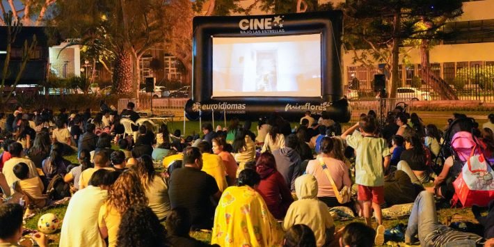 CINE BAJO LAS ESTRELLAS