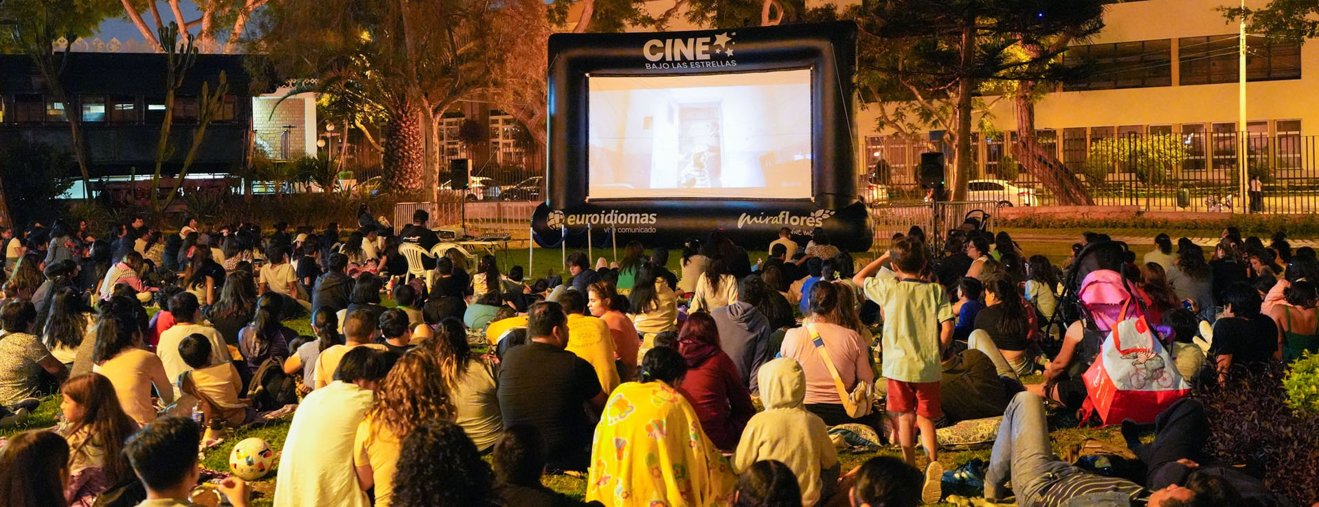 CINE BAJO LAS ESTRELLAS