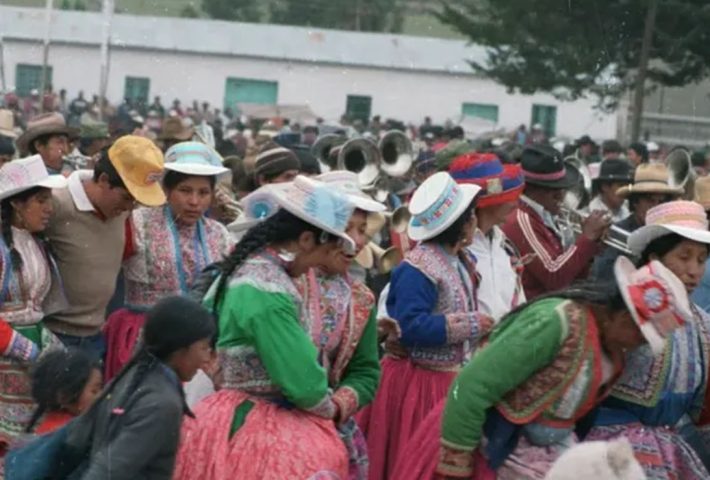 CAYLLOMA: VENTANAS AL PASADO