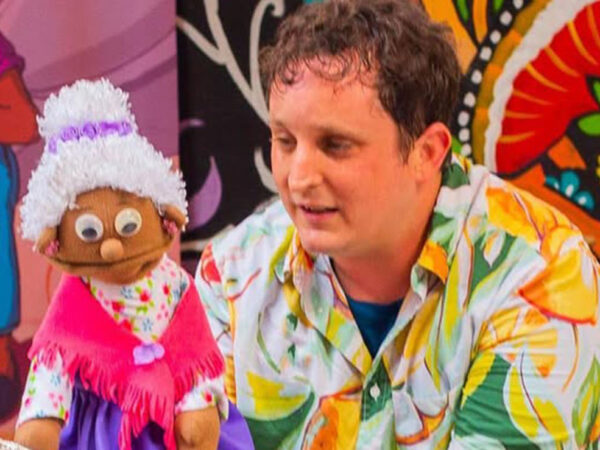 TÍTERES QUE CANTAN, CUENTOS QUE BAILAN