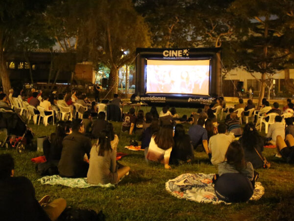 CINE BAJO LAS ESTRELLAS