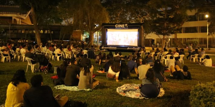 CINE BAJO LAS ESTRELLAS