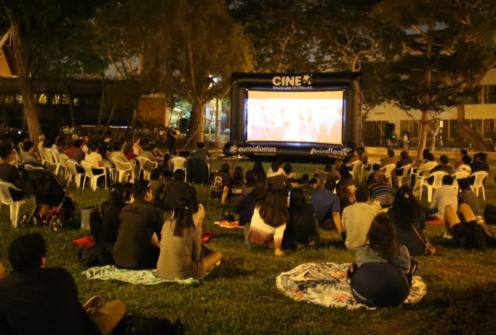 CINE BAJO LAS ESTRELLAS