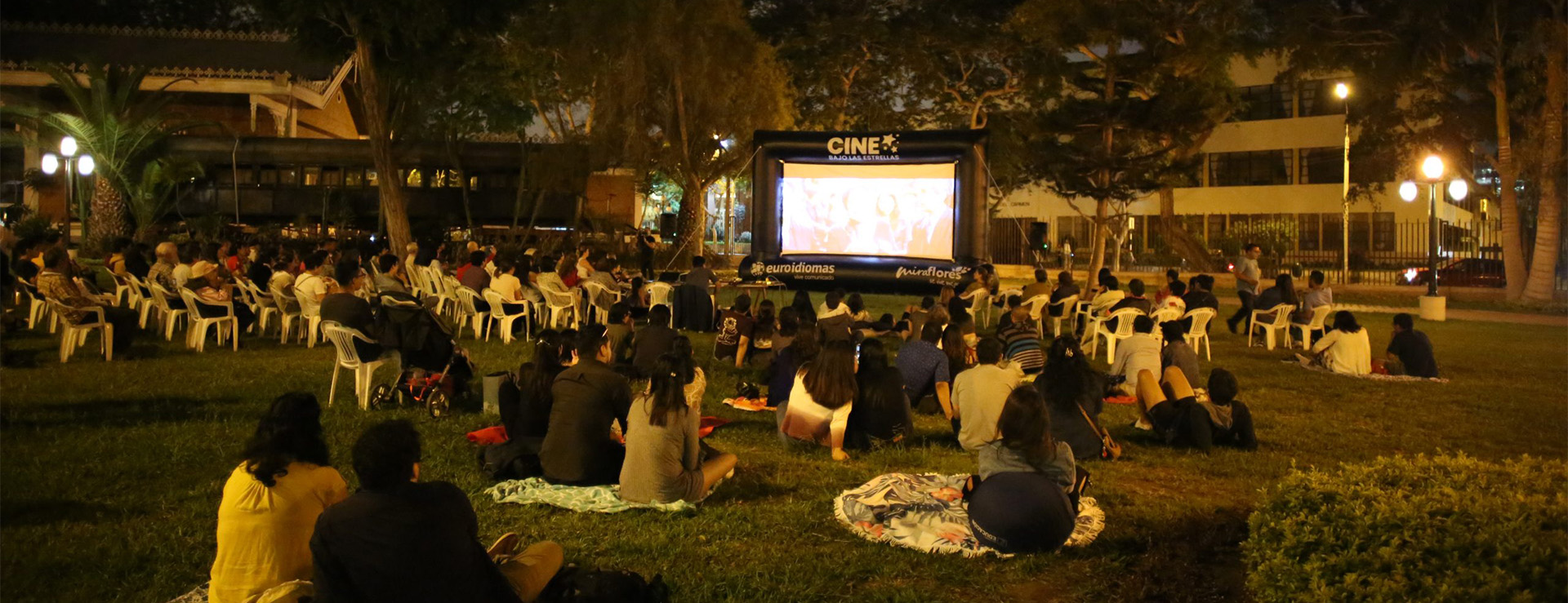 CINE BAJO LAS ESTRELLAS
