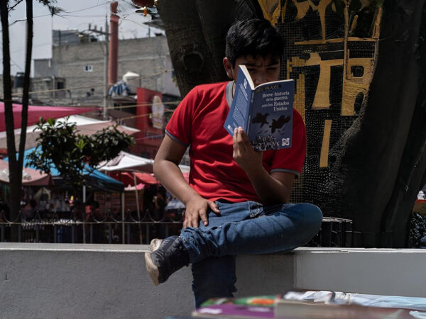 LA LECTURA TOMA LA CALLE