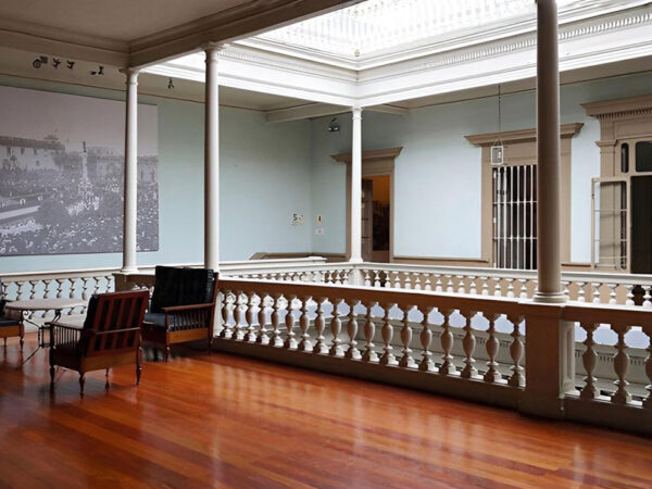 LA CIENTÍFICA DEL SUR EN LA CASA O’HIGGINS