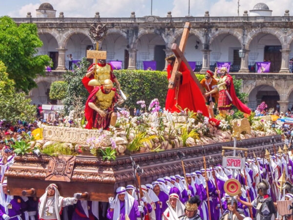 SEMANA SANTA EN ANTIGUA GUATEMALA