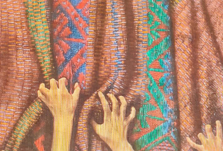 SUSURROS ENTRETEJIDOS