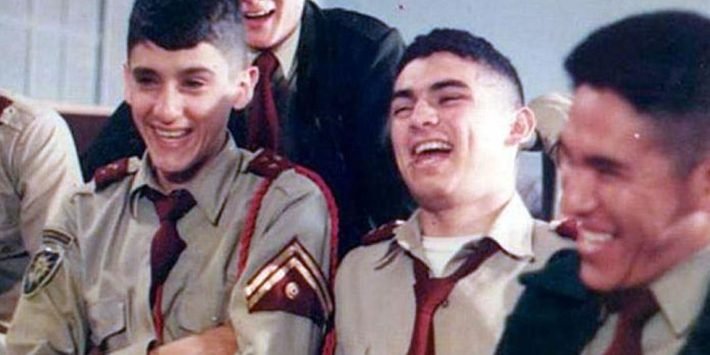 LA CIUDAD Y LOS PERROS