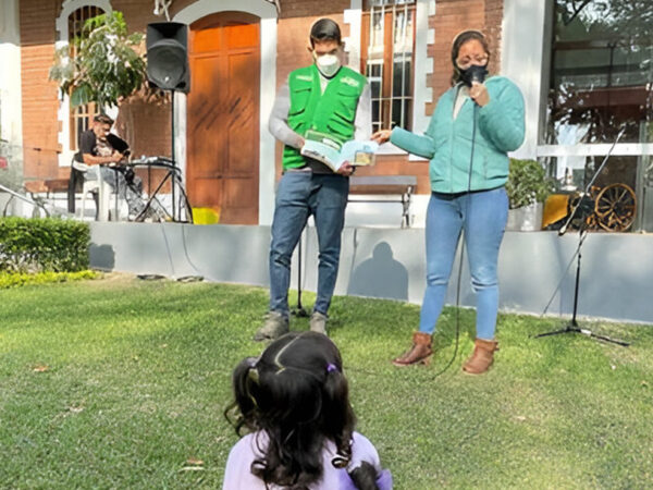 FIESTA EN EL ZOOLÓGICO