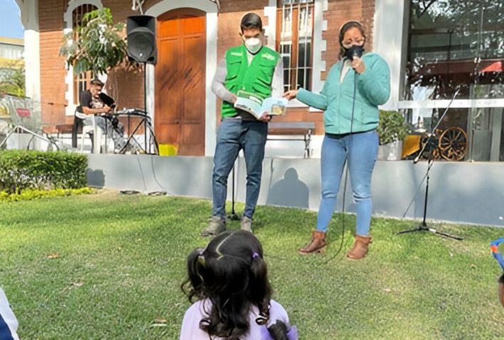 FIESTA EN EL ZOOLÓGICO