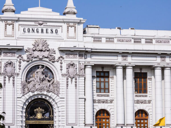 VISITA EL CONGRESO