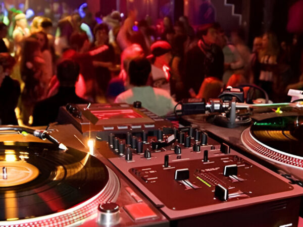 NOCHE DE VINILOS