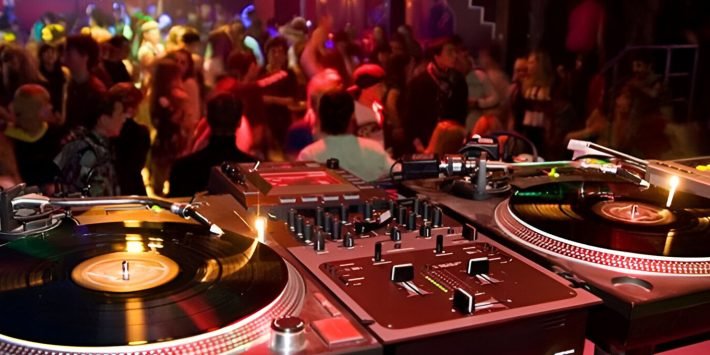 NOCHE DE VINILOS