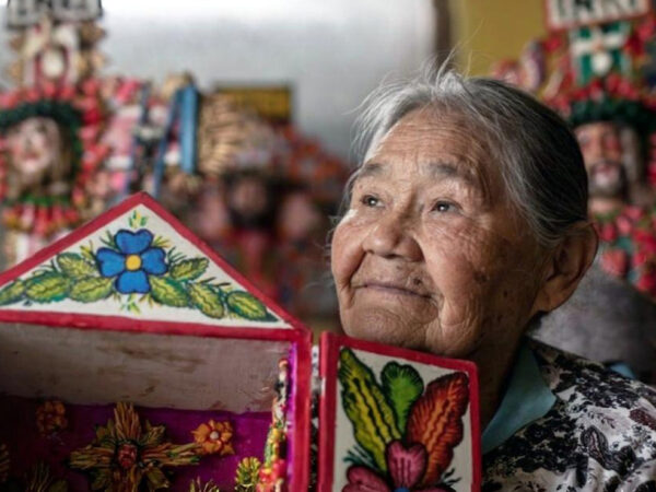 ENTRE ÑUCCHUS Y PANTIHUAYTAS: FLORES DE RETABLO.