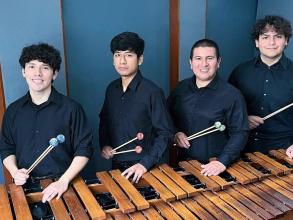MARIMBA A 8 MANOS