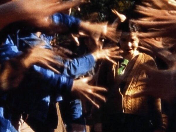 BAILAR EN LA OSCURIDAD