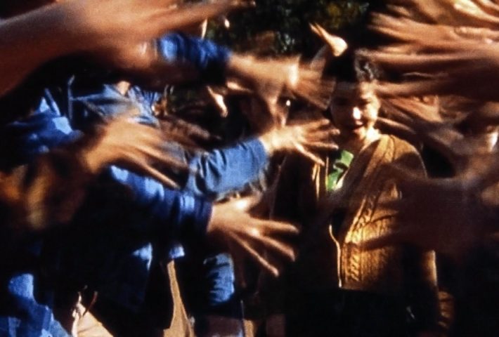 BAILAR EN LA OSCURIDAD