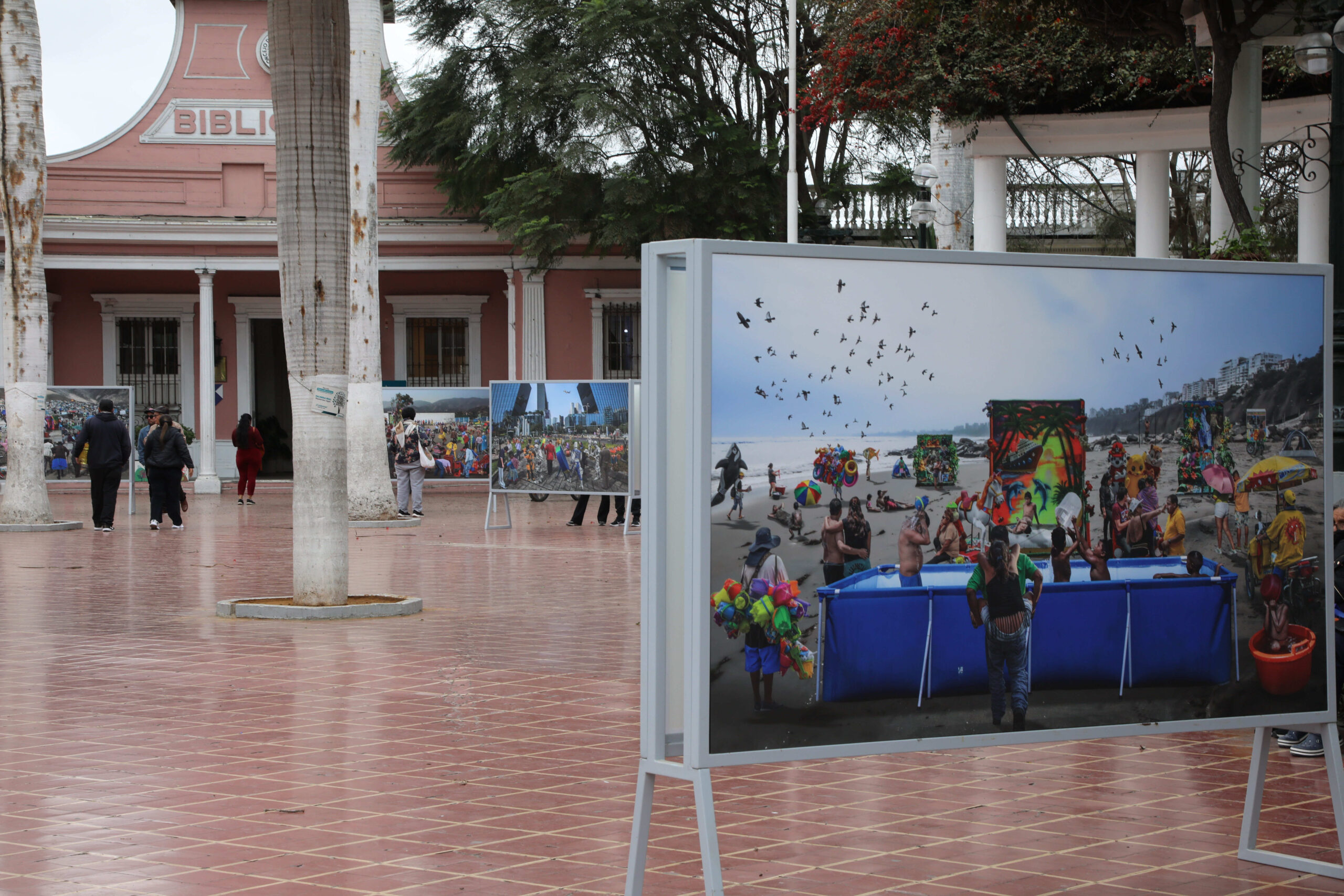 EXPOSICIONES EN EL ESPACIO PÚBLICO