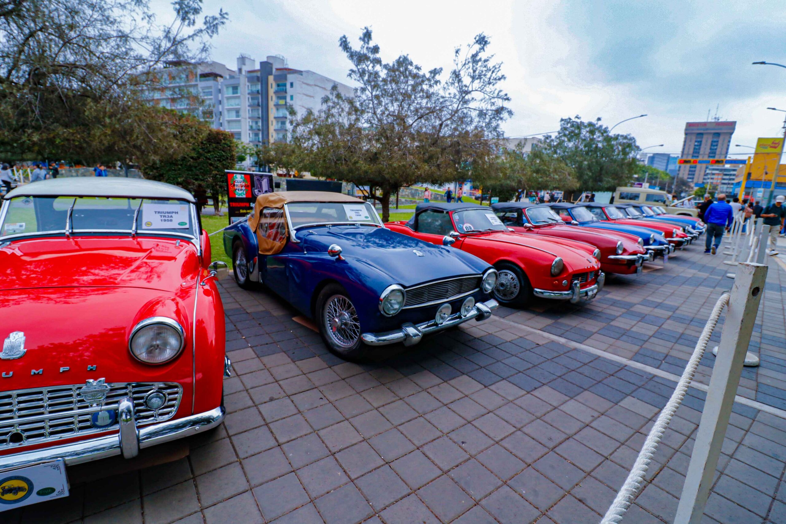 AUTOS CLÁSICOS BRITÁNICOS