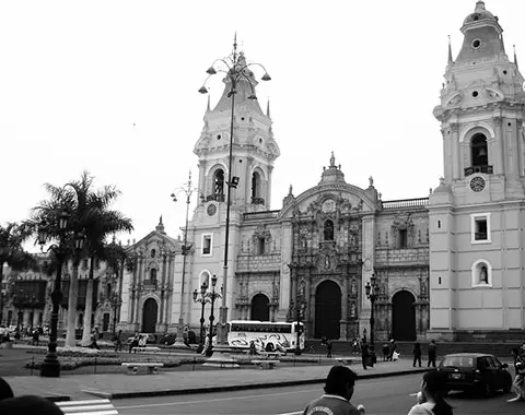 FANTASMAS DE LONDRES Y LIMA