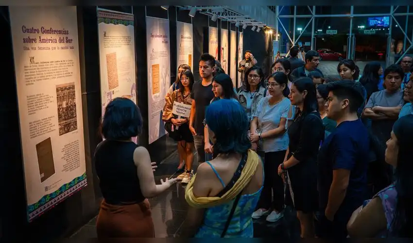 LA BIBLIOTECA ABRE DE NOCHE