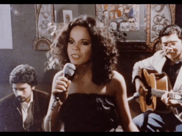 NOTICIEROS VICUS Y MUJER, HOY