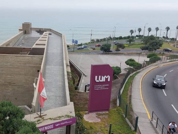 EL LUM CUMPLE DIEZ AÑOS