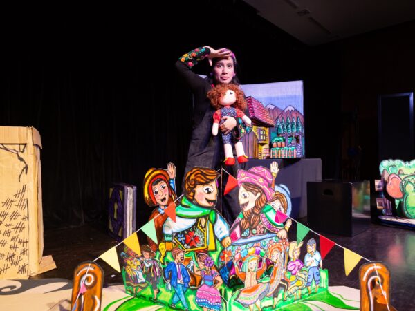 ALICIA EN EL PERÚ DE LAS MARAVILLAS