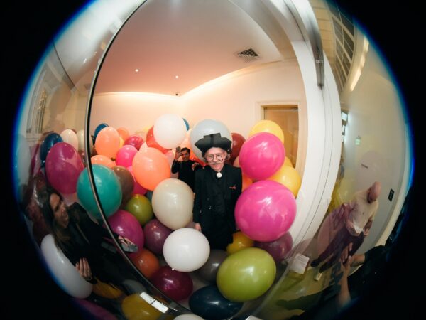 UNA HOJA DE PAPEL ARRUGADA