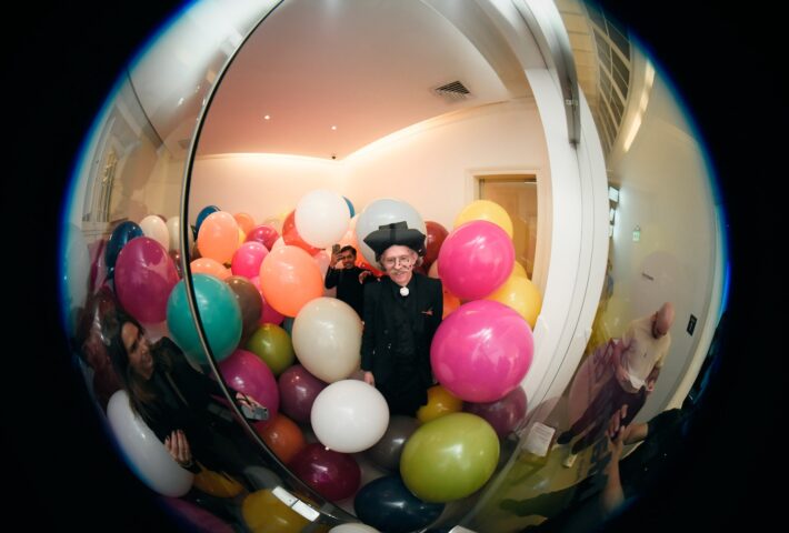 UNA HOJA DE PAPEL ARRUGADA