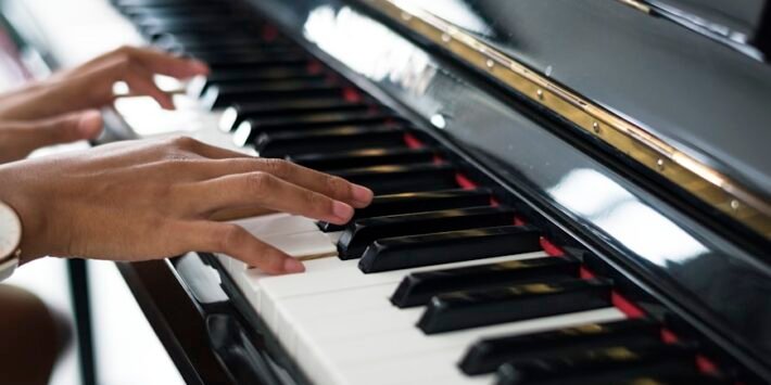 ENTRE FUEGO Y POESÍA